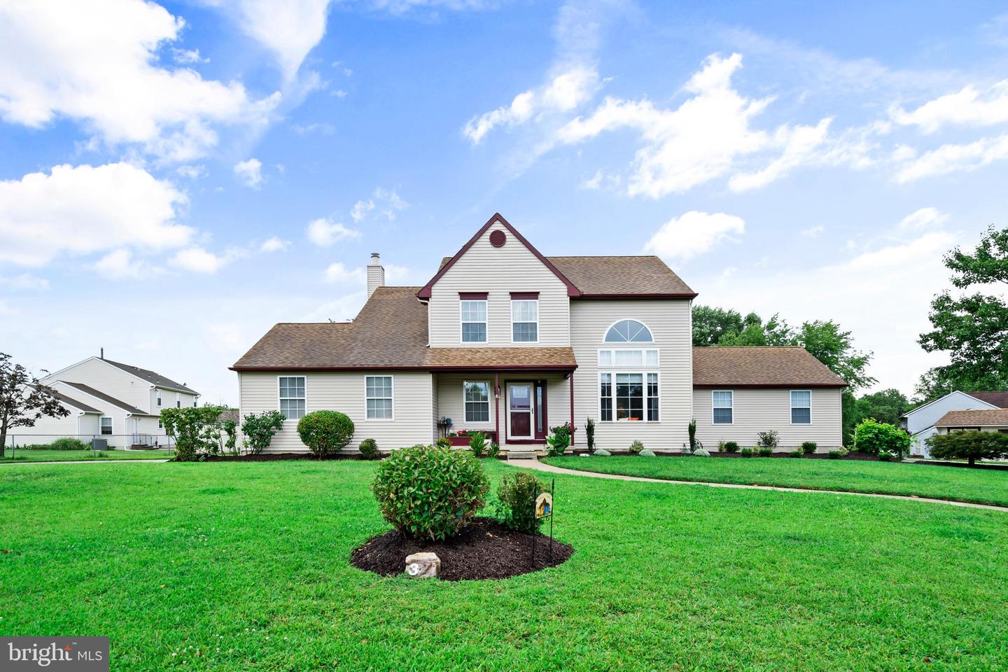 3 Downing Ln Property Photo 1