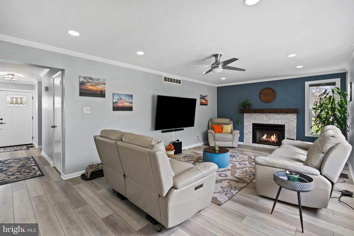 3 Downing Ln Property Photo 15