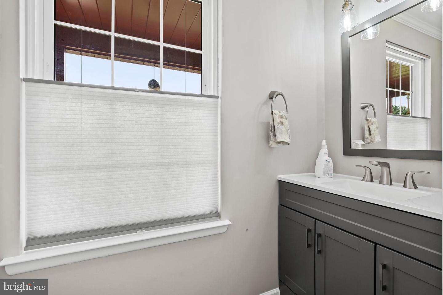 3 Downing Ln Property Photo 19