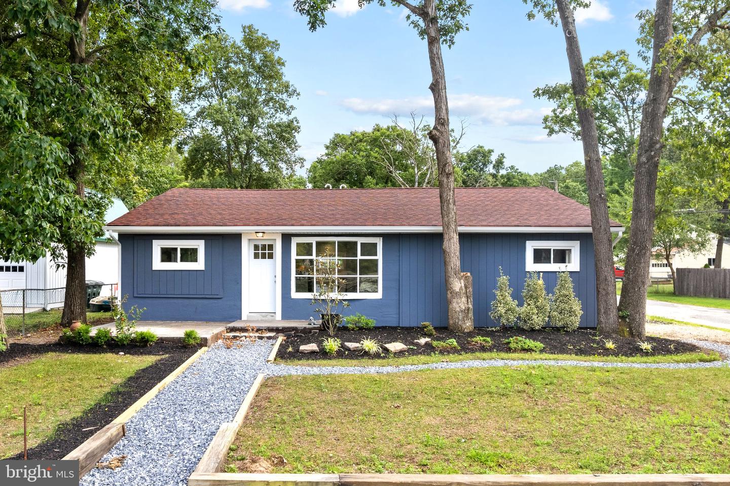 2105 Lakeside Dr Property Photo 1