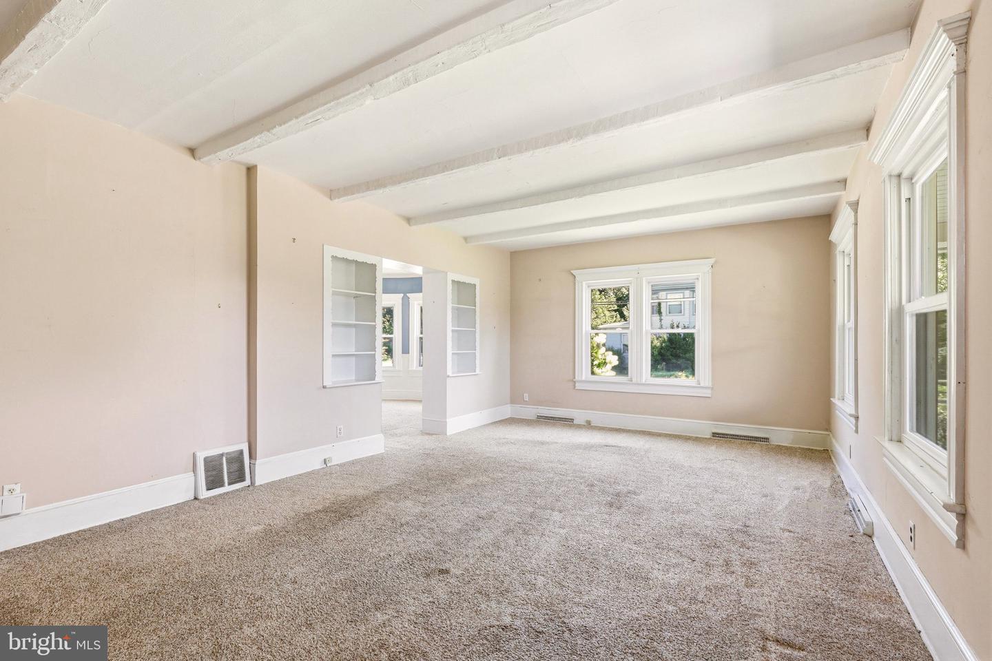 16 Pearl St Property Photo 18