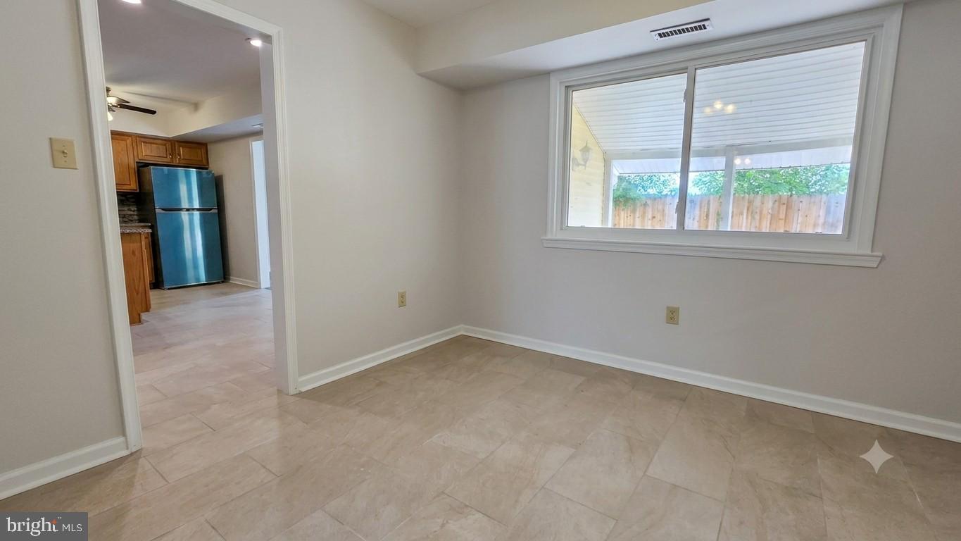 29 Fomalhaut Ave Property Photo 7
