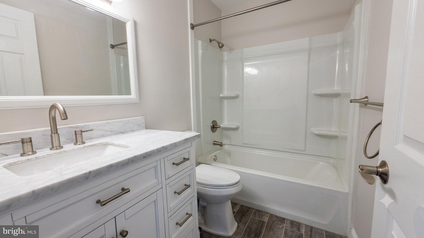 29 Fomalhaut Ave Property Photo 15