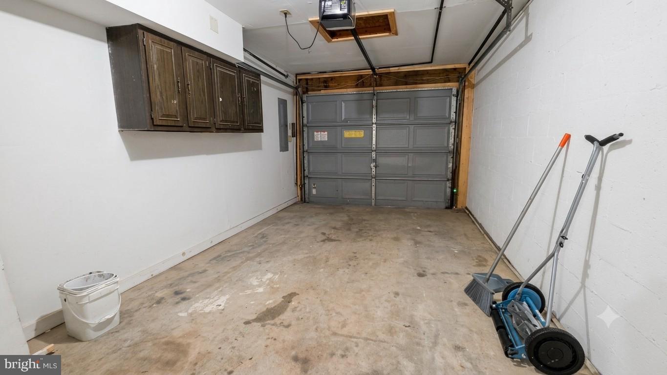 29 Fomalhaut Ave Property Photo 17