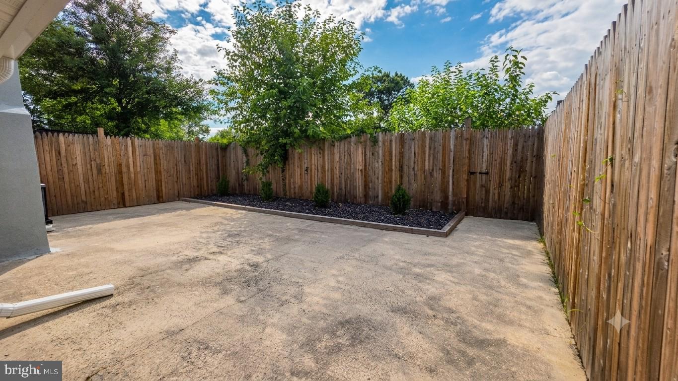 29 Fomalhaut Ave Property Photo 18