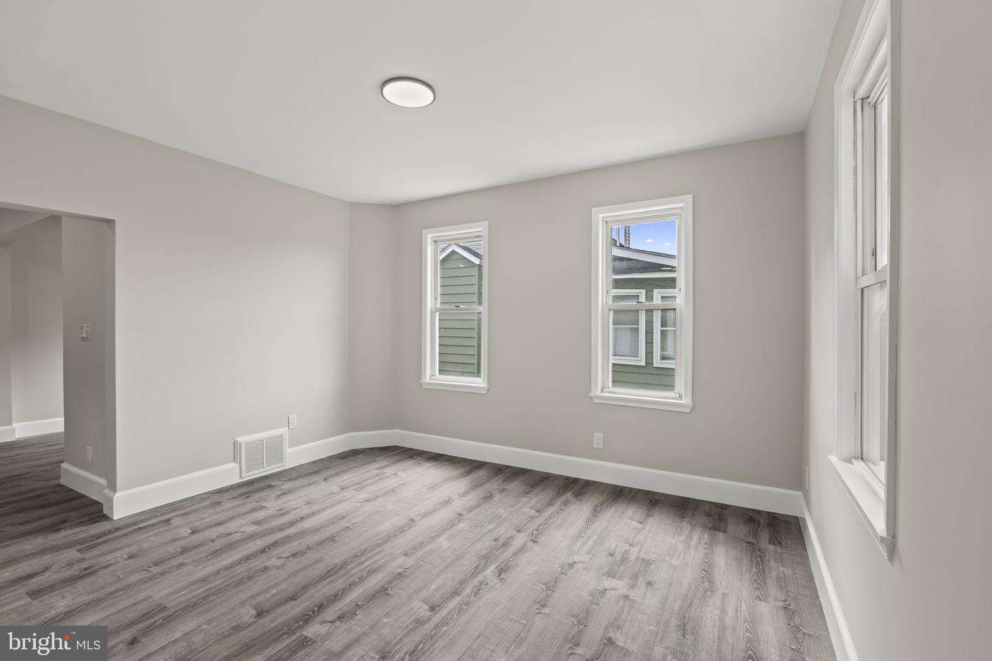213 Chestnut St Property Photo 6