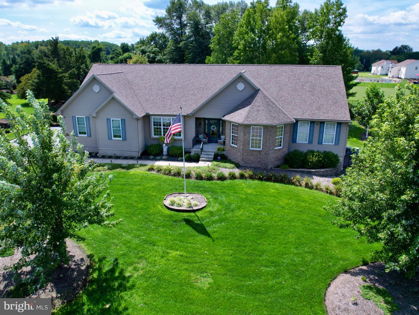 15 Skyline Cir Property Photo 2