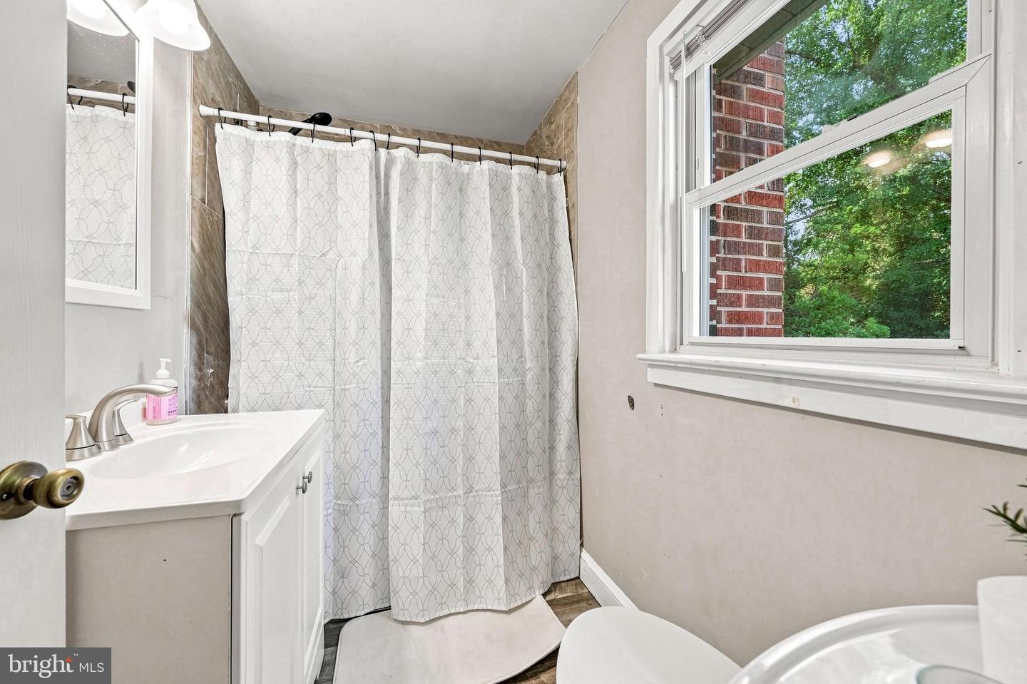 250 Dubois Ave Property Photo 23
