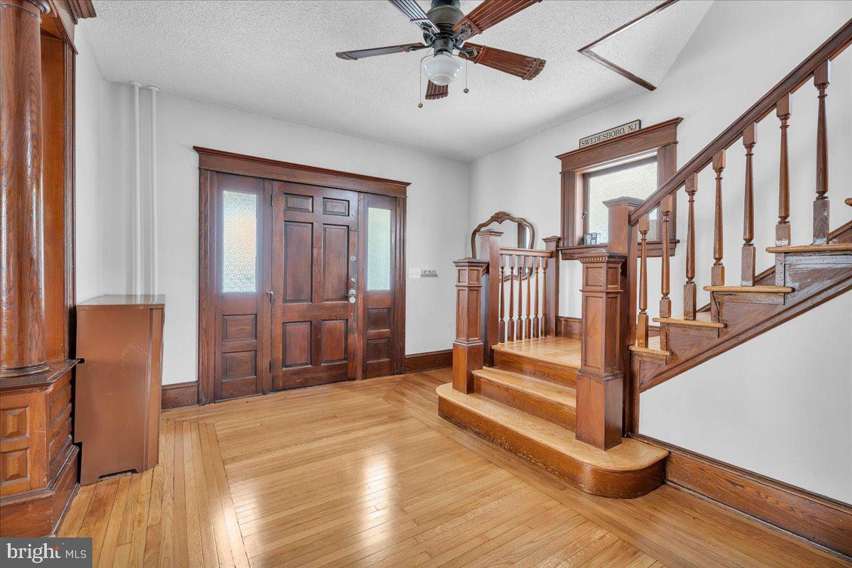 519 Park Ave Property Photo 3