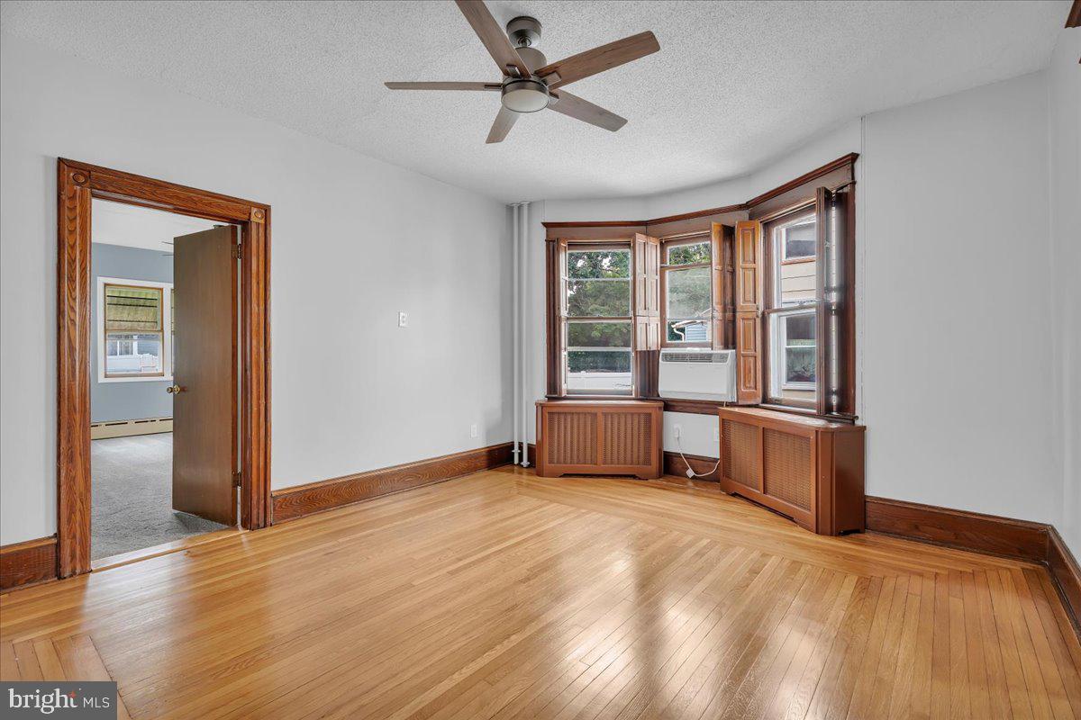 519 Park Ave Property Photo 4