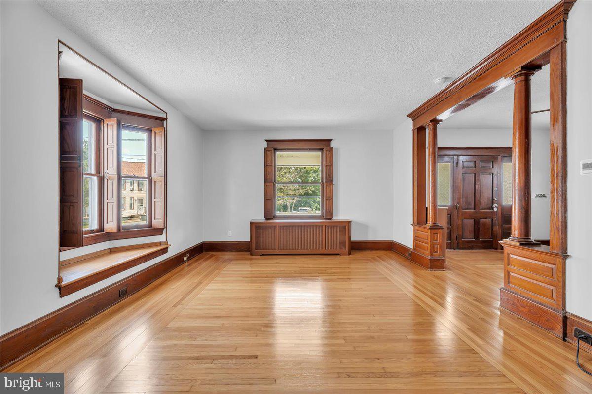 519 Park Ave Property Photo 6