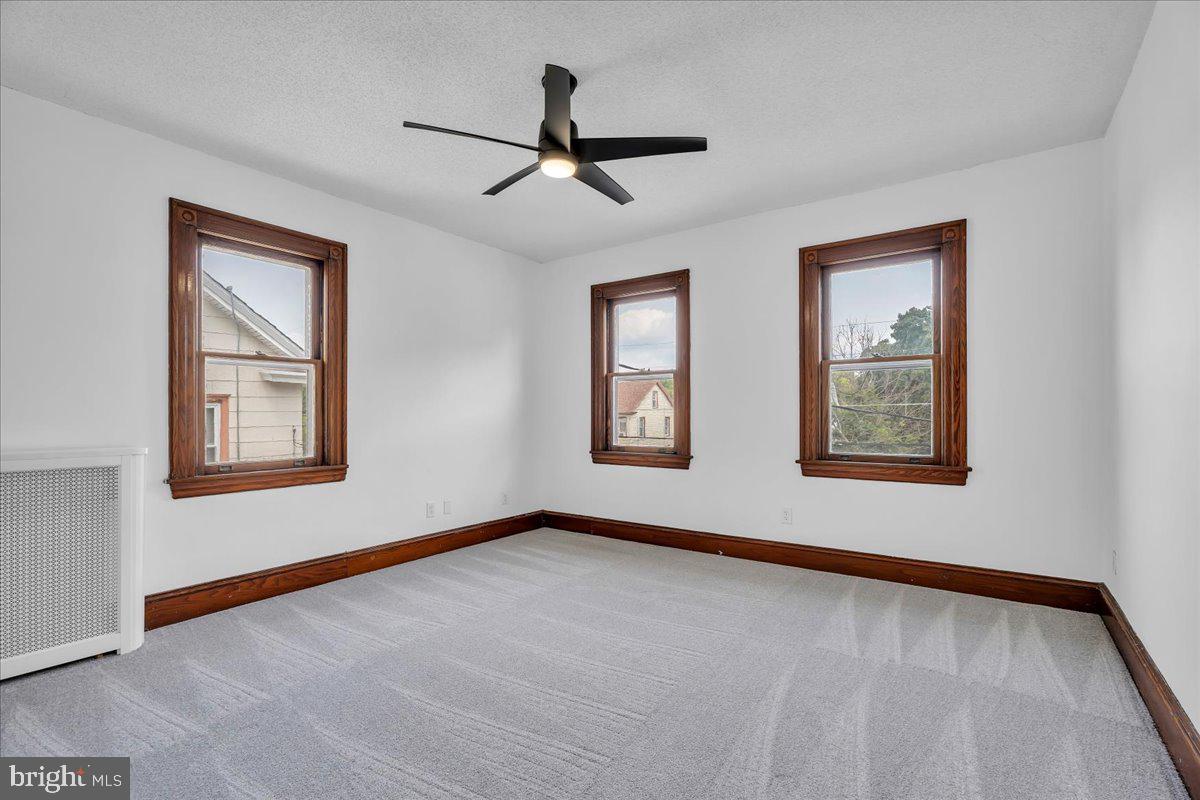 519 Park Ave Property Photo 14