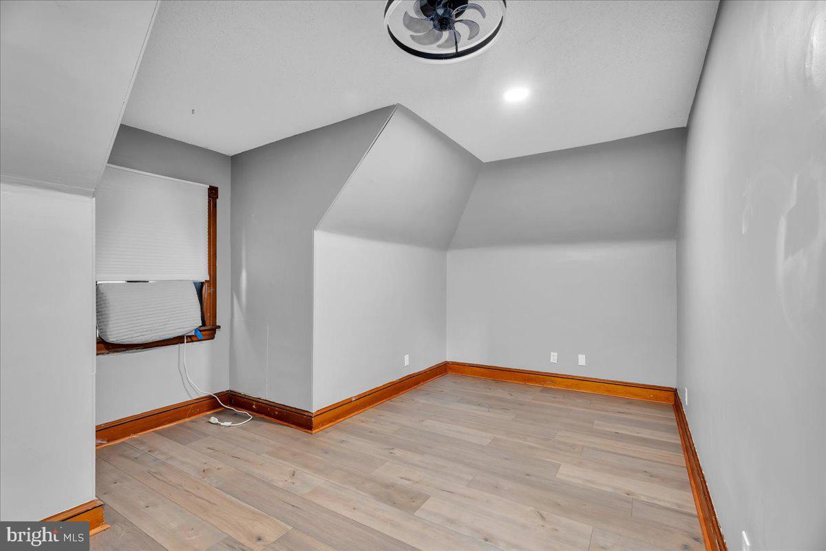 519 Park Ave Property Photo 20