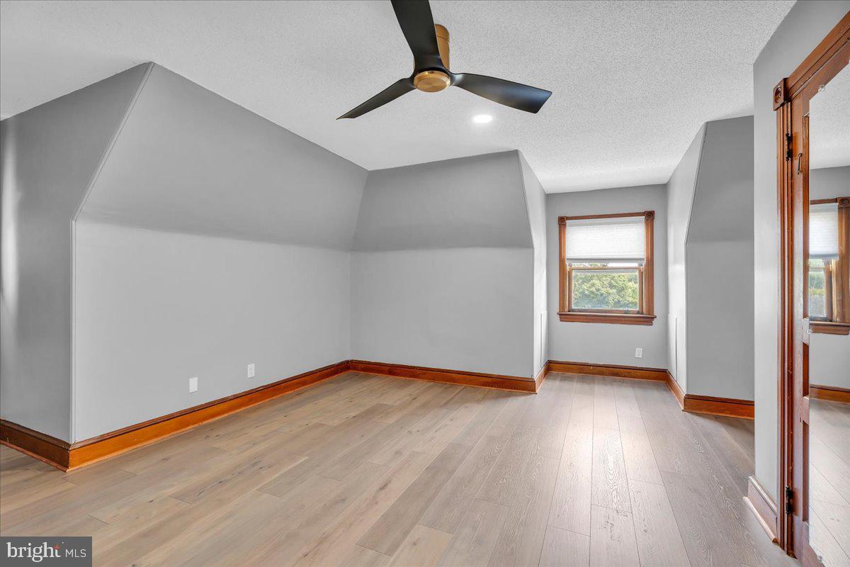 519 Park Ave Property Photo 21