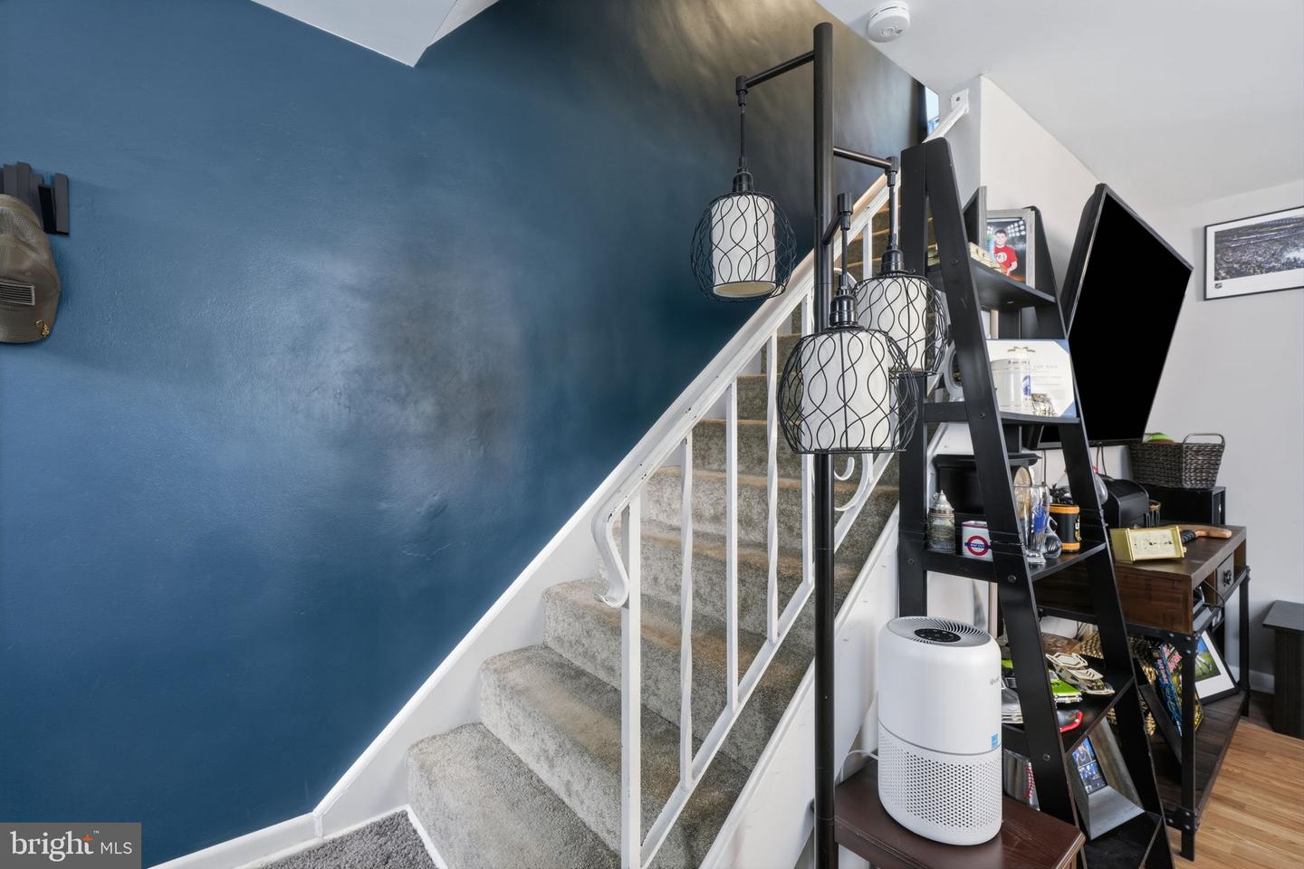 154 High Property Photo 4