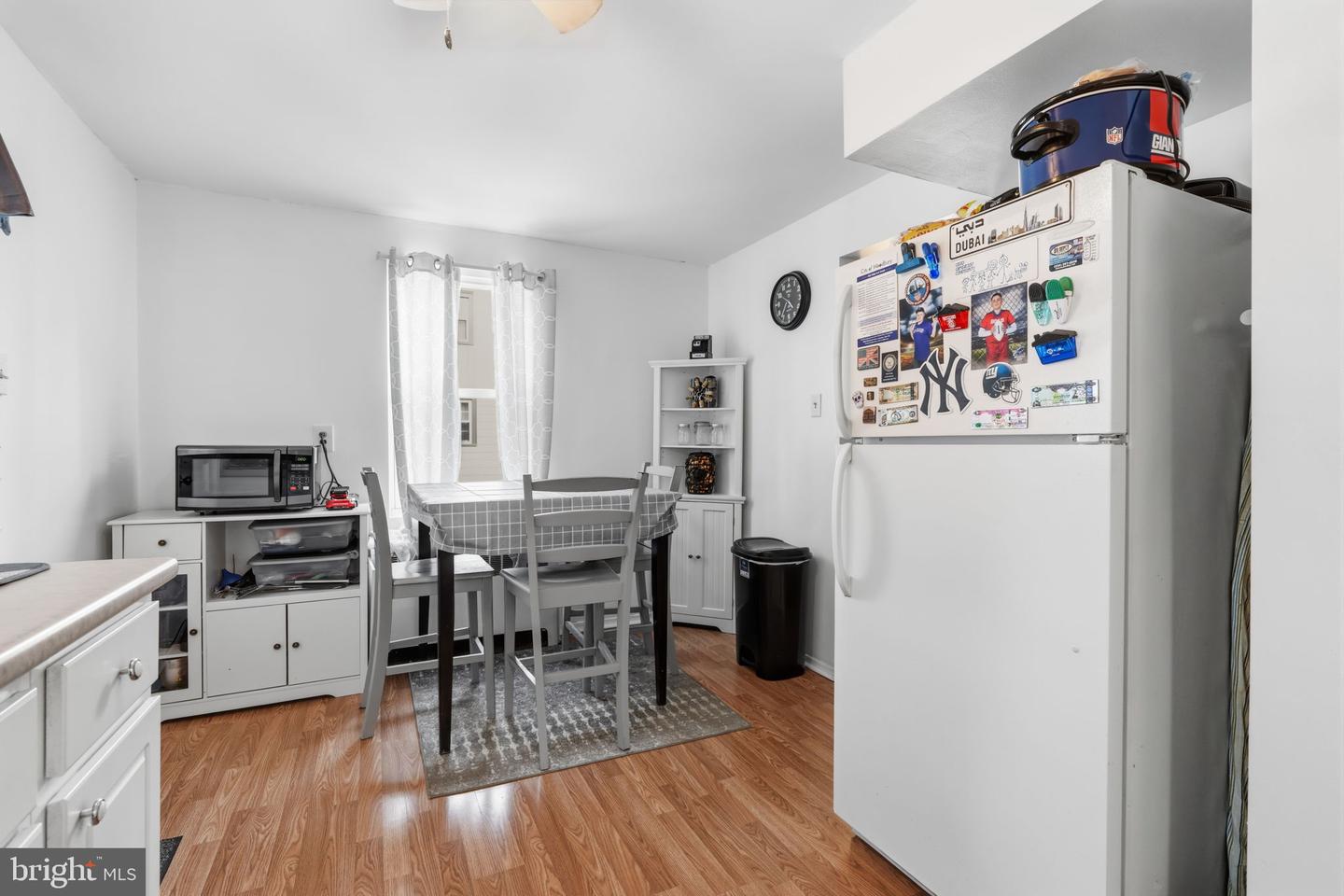 154 High Property Photo 10