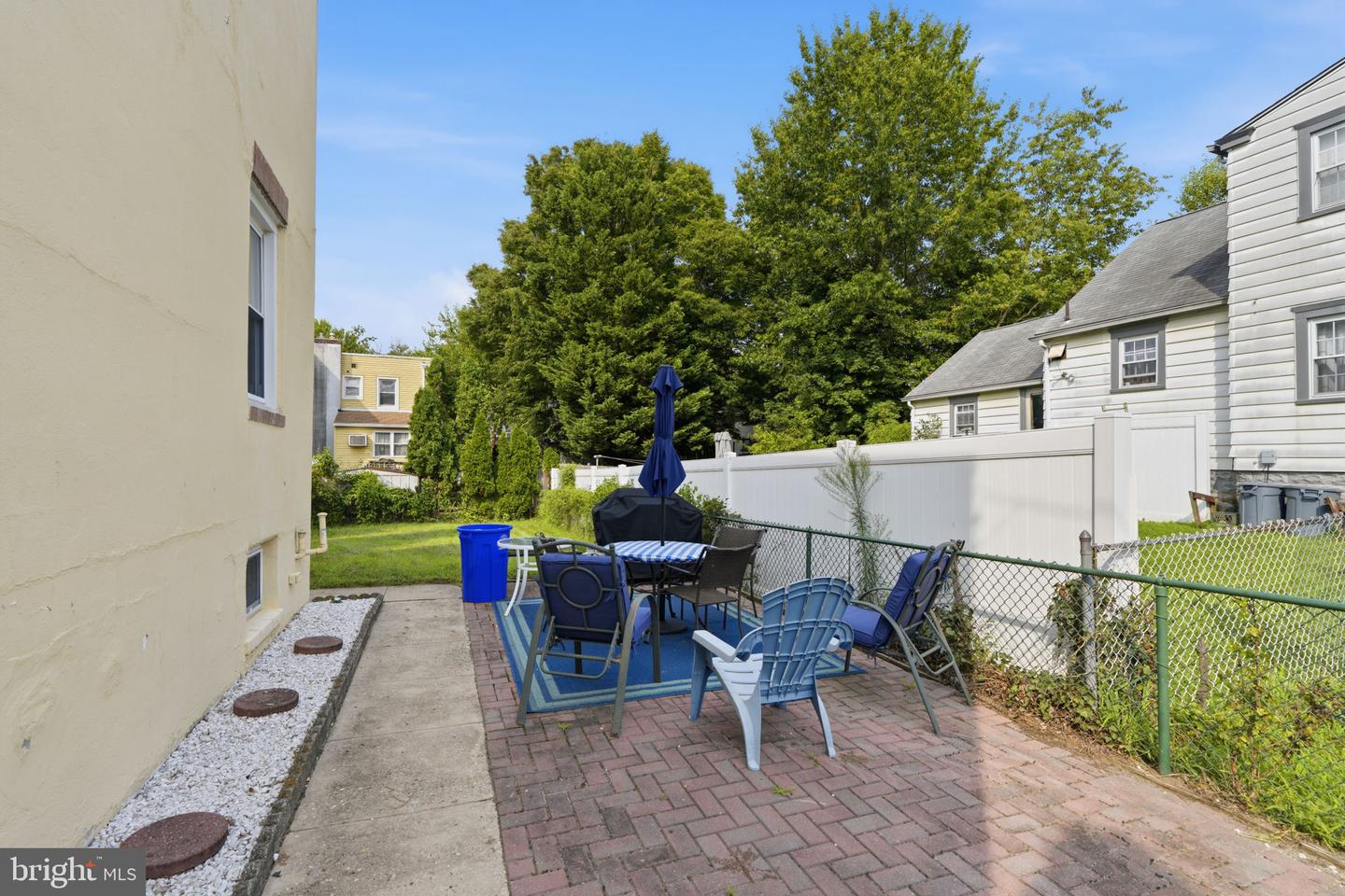 154 High Property Photo 17