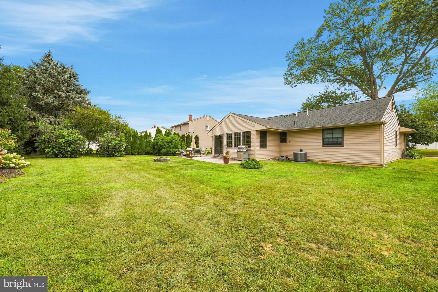 8 Collins Ln Property Photo 44