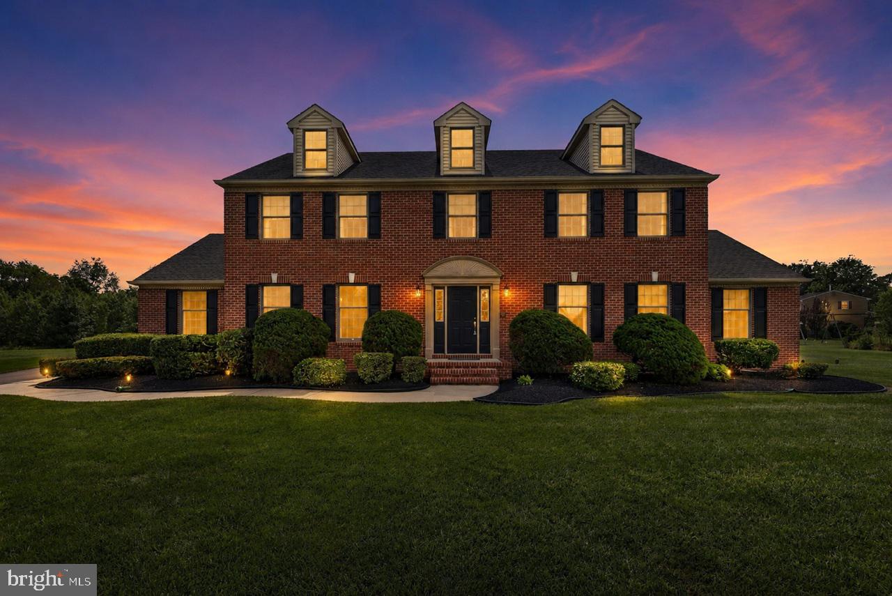 8 SWEETBRIAR CT