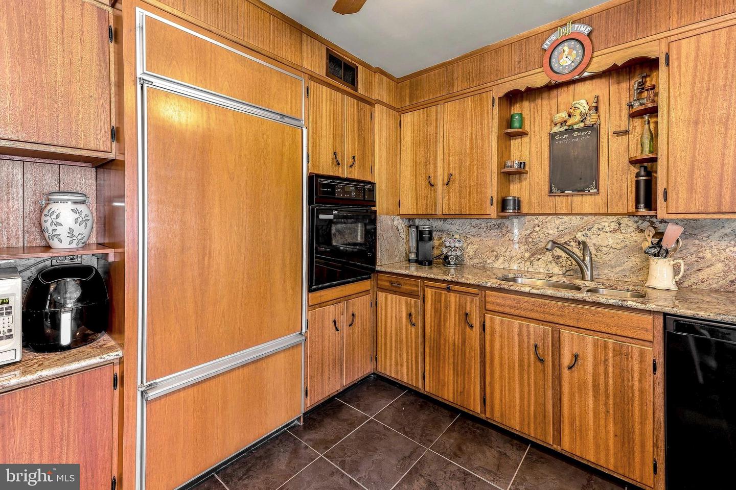 319 Madison Ave Property Photo 10
