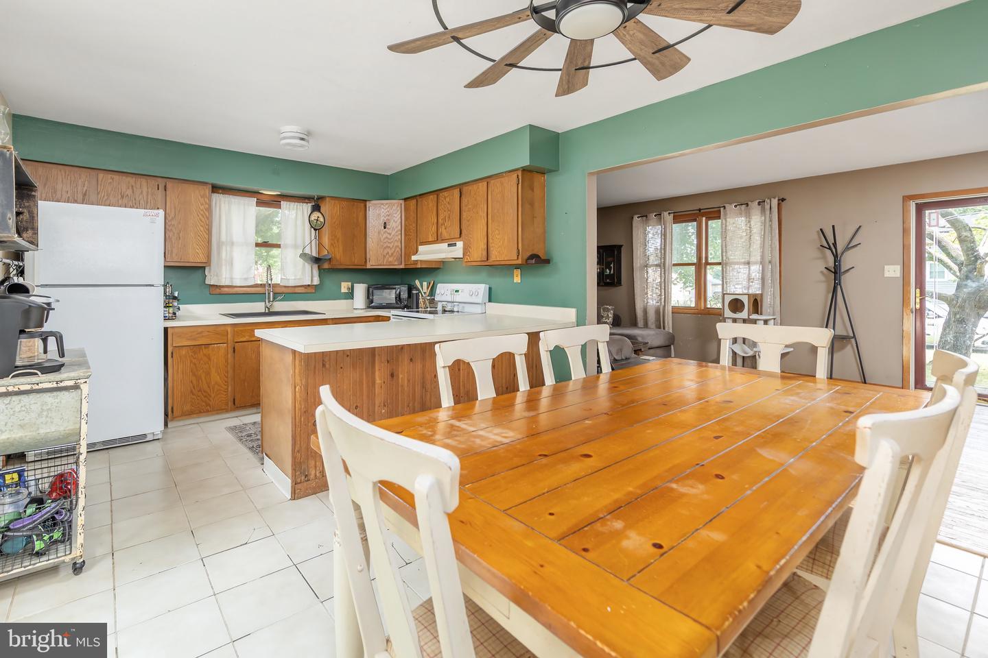 328 Garden Ave Property Photo 6