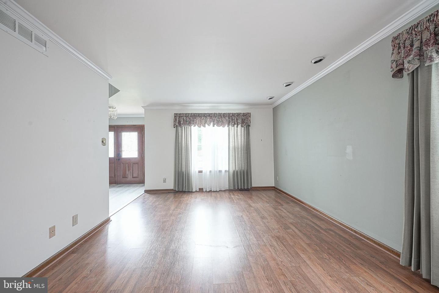 309 Dundee Dr Property Photo 6