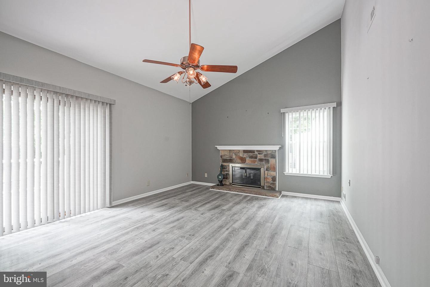 309 Dundee Dr Property Photo 17