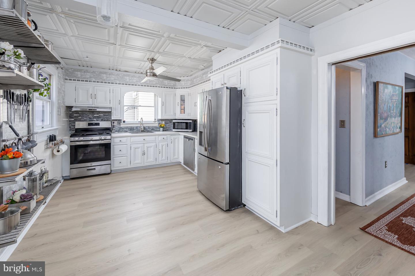 523 W Broad St Property Photo 19