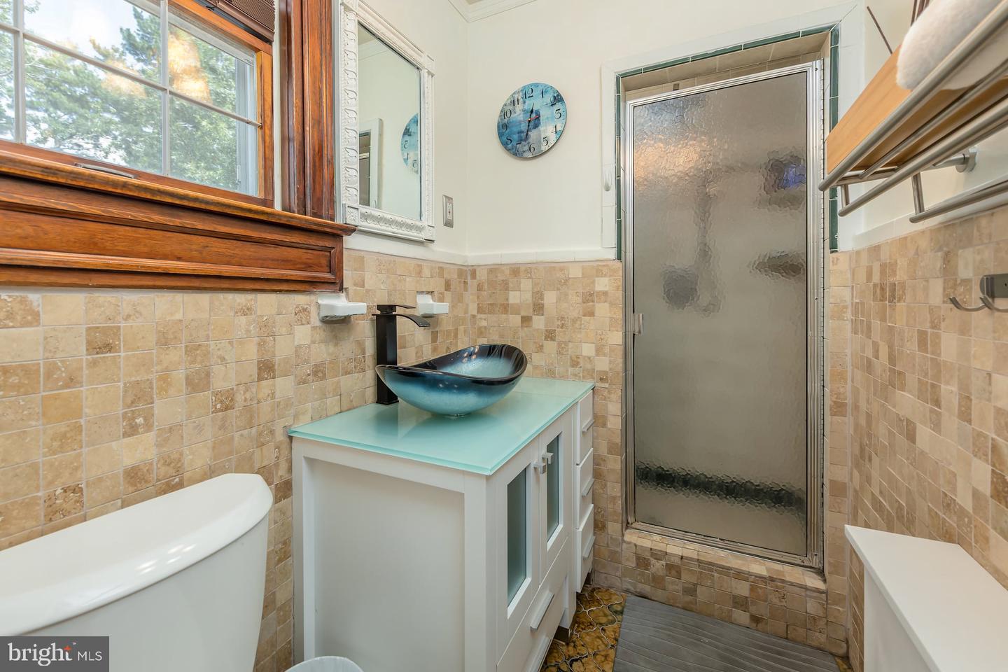 523 W Broad St Property Photo 23
