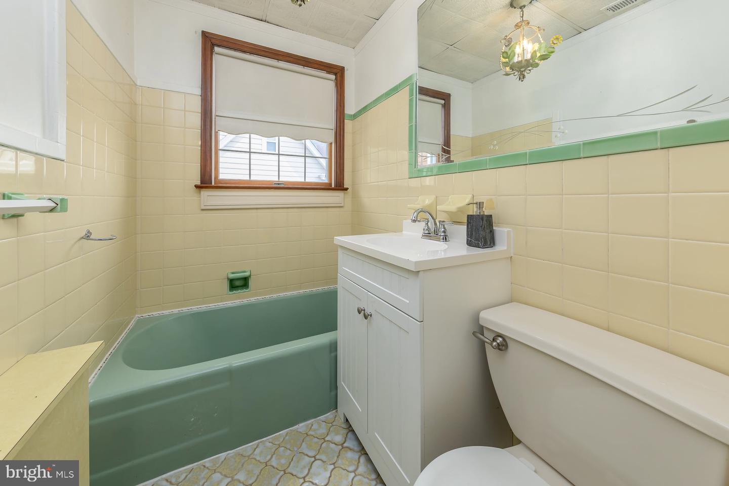 523 W Broad St Property Photo 28