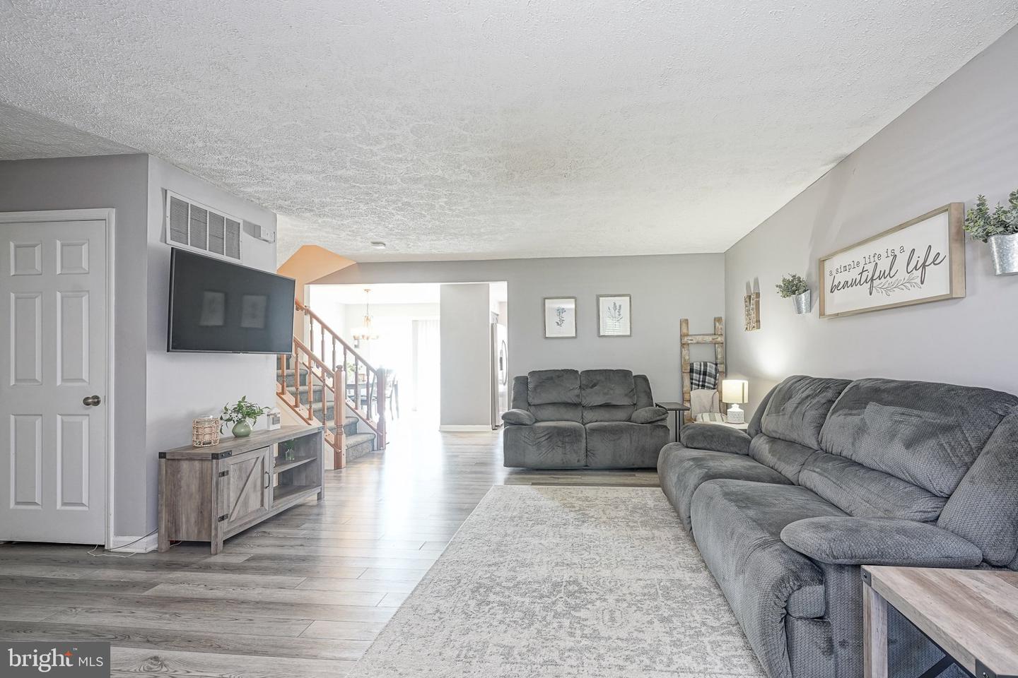 90 Hetton Ct Property Photo 4