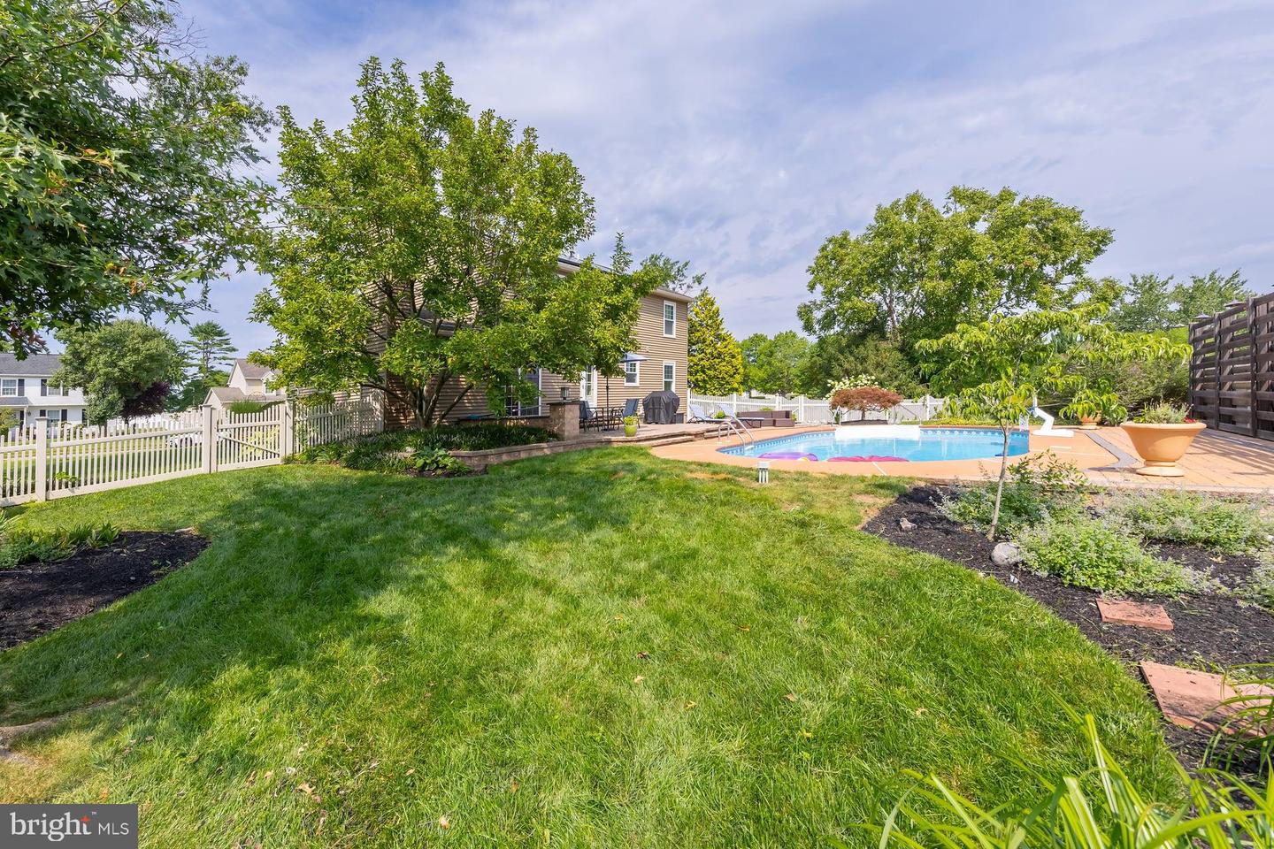 14 Snowfield Dr Property Photo 5