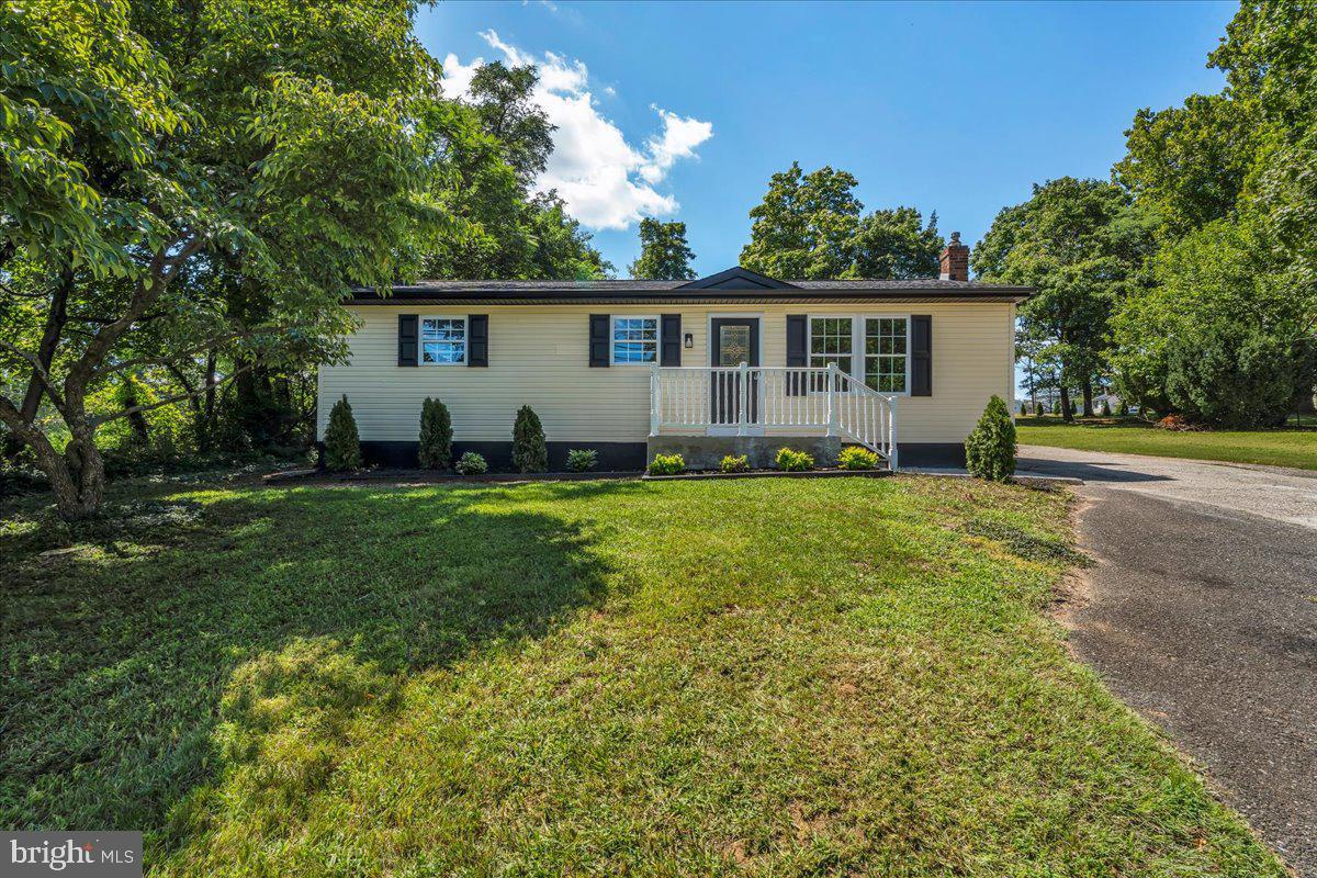 409 Mantua Blvd Property Photo 1