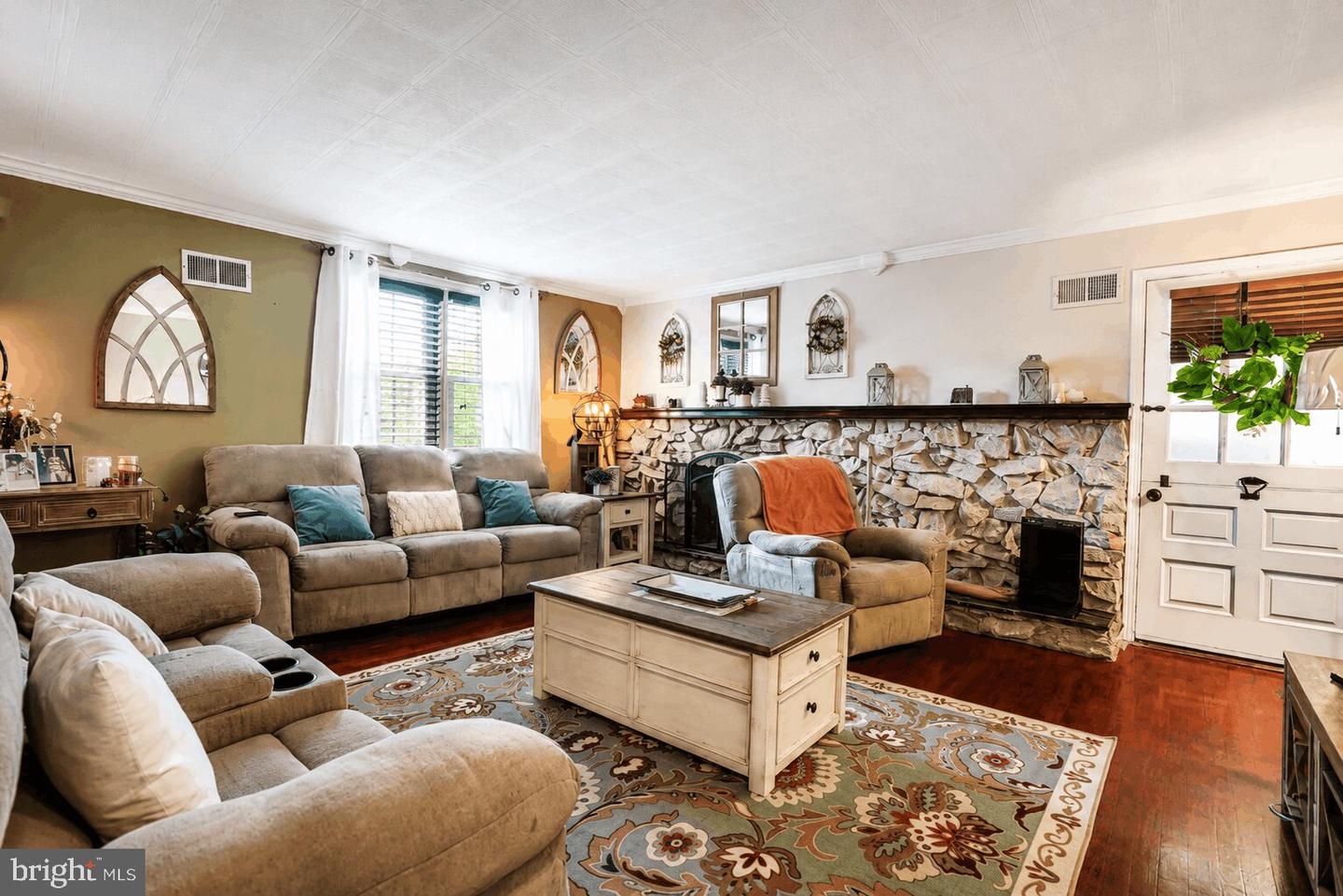 5357 Lake Rd Property Photo 6