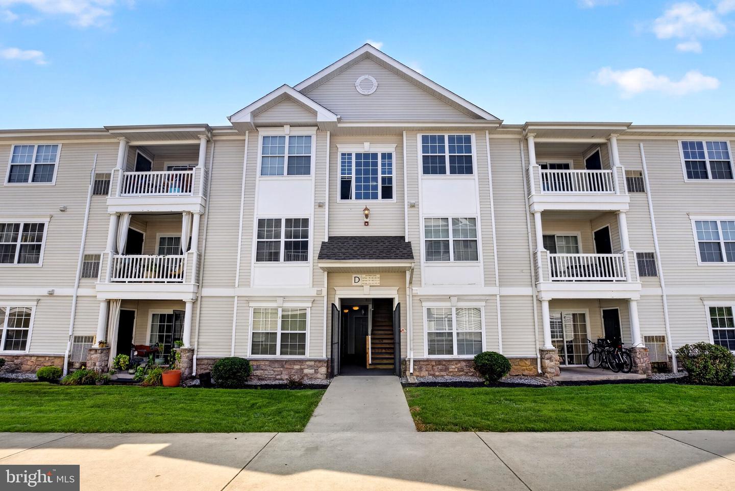 108 Lionheart Ln #d Property Photo 1
