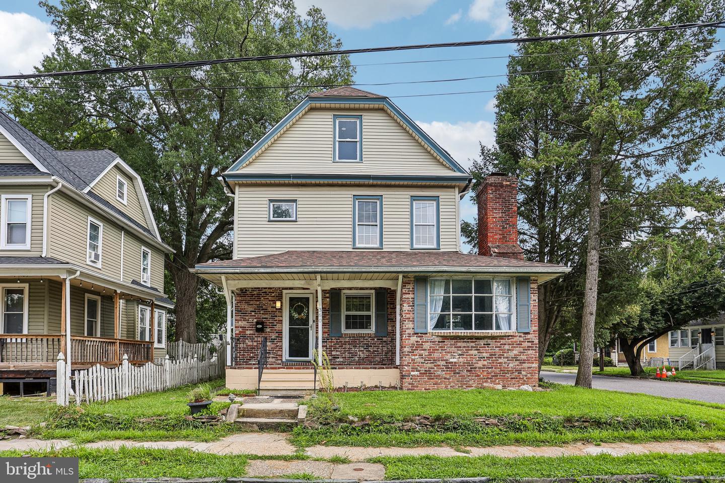 360 Morris St Property Photo 2
