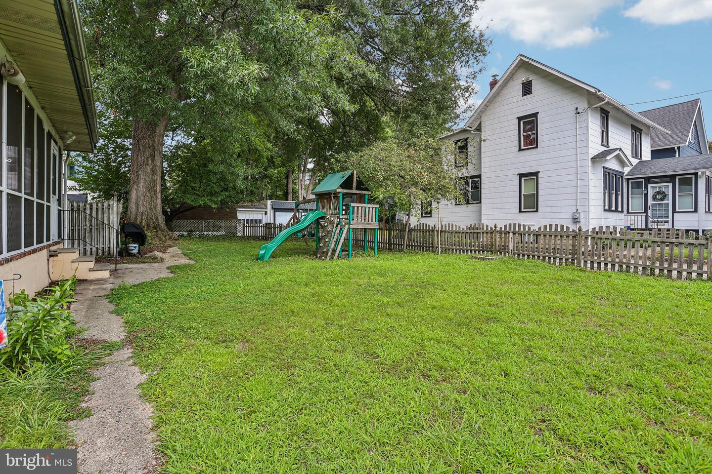 360 Morris St Property Photo 33