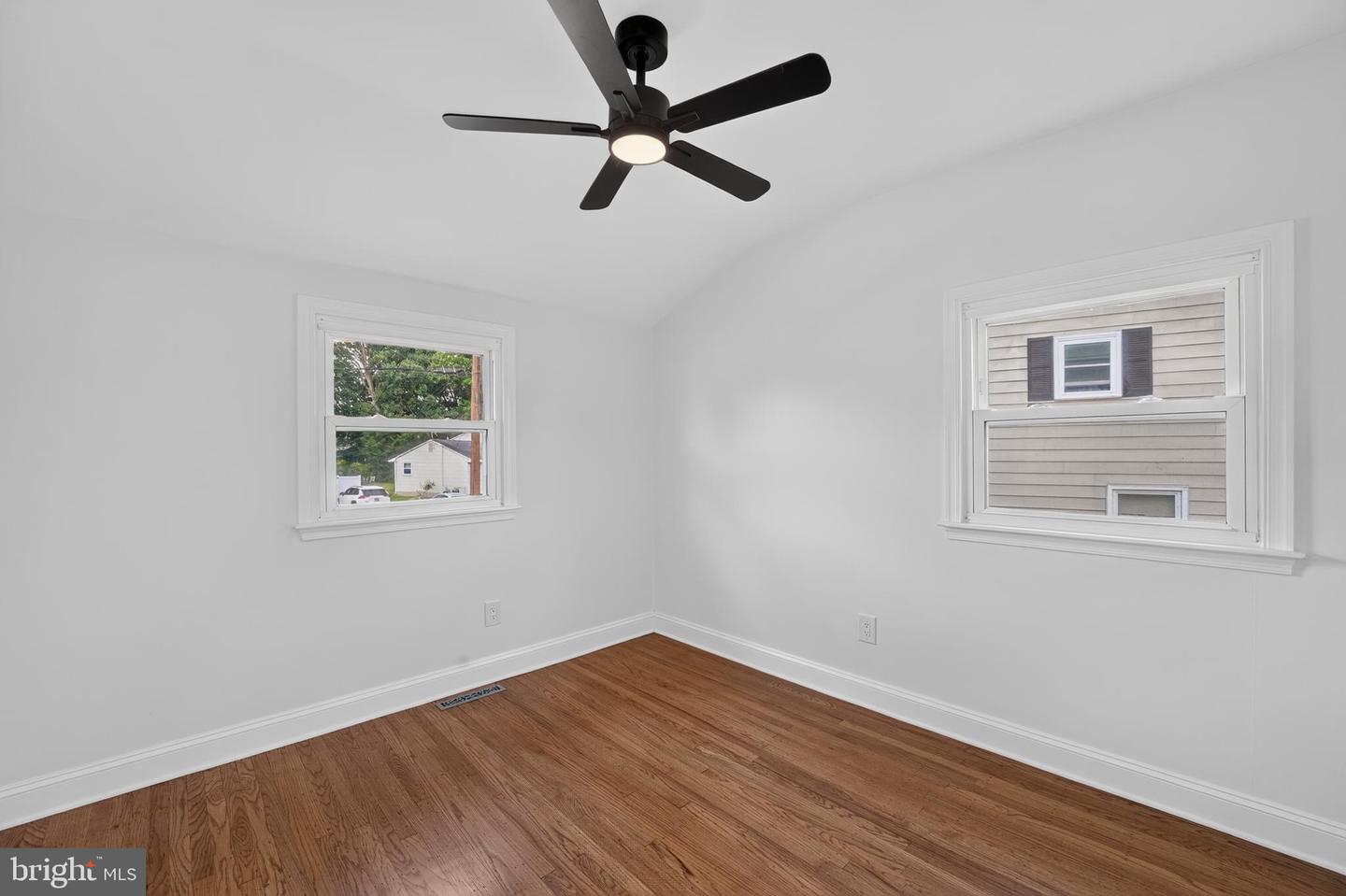 237 Windsor Ln Property Photo 30