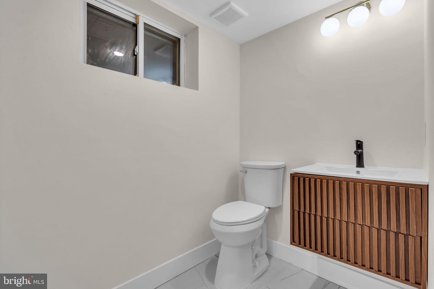120 Moore St Property Photo 24