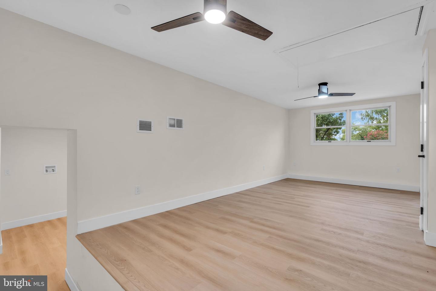 120 Moore St Property Photo 28
