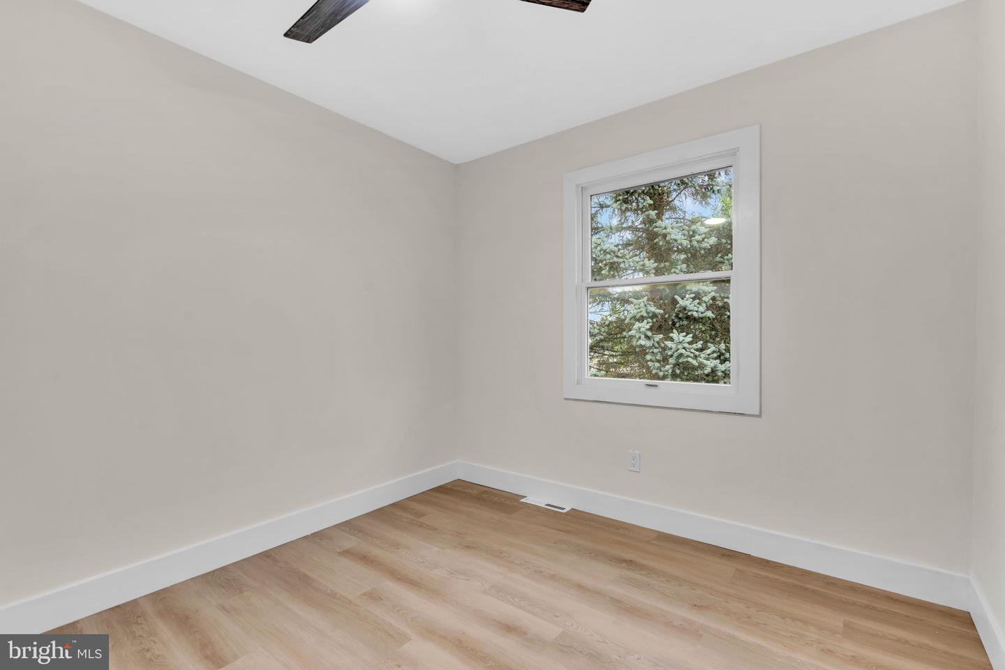 120 Moore St Property Photo 50