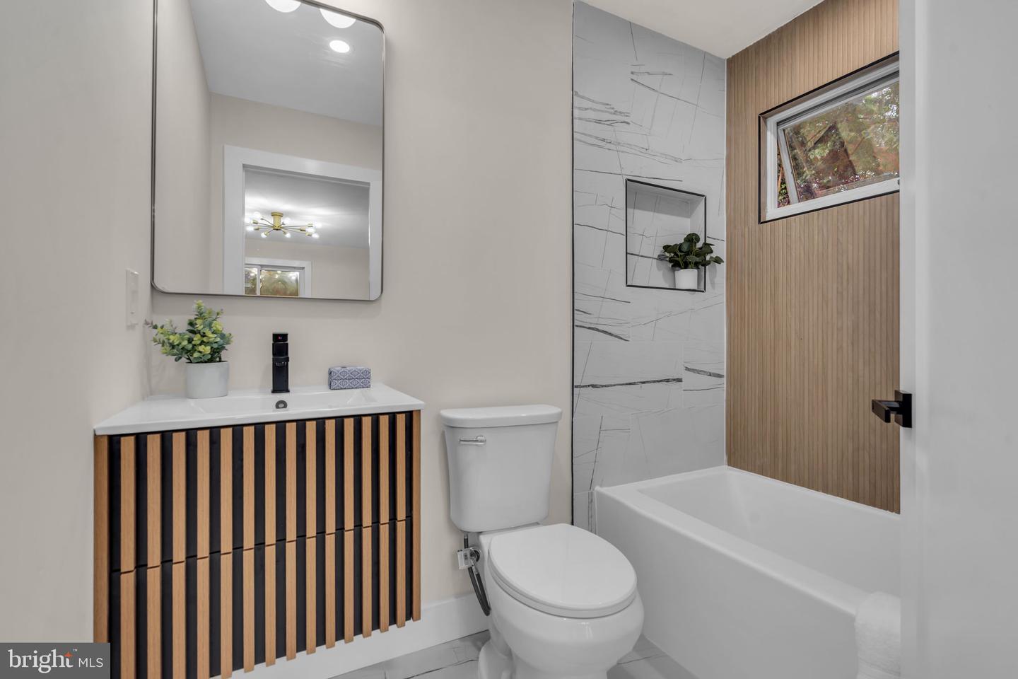 120 Moore St Property Photo 60