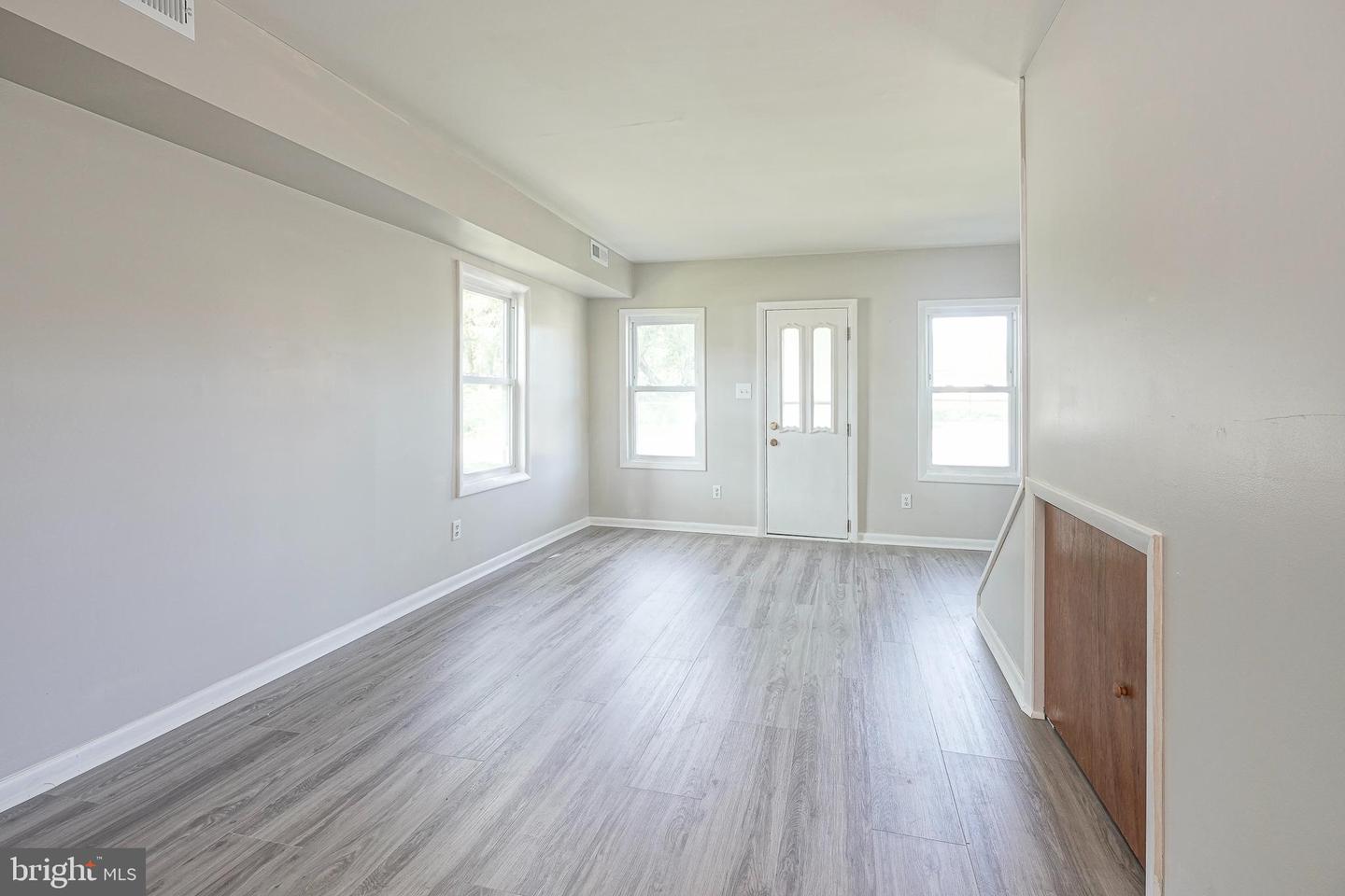 8 S 2nd St Property Photo 3