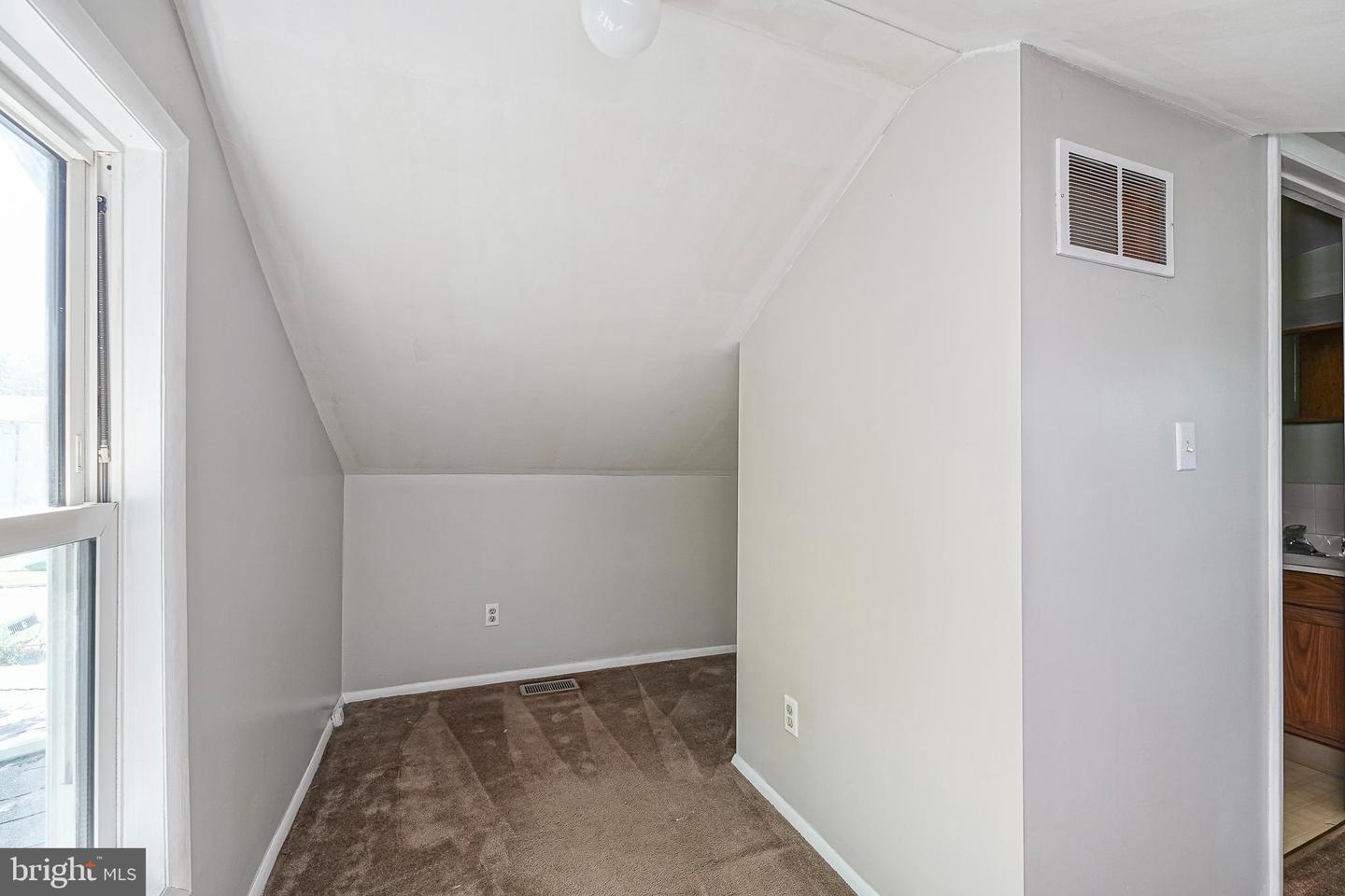 8 S 2nd St Property Photo 17