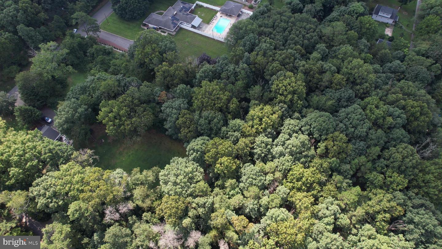 0 Broad Property Photo 11