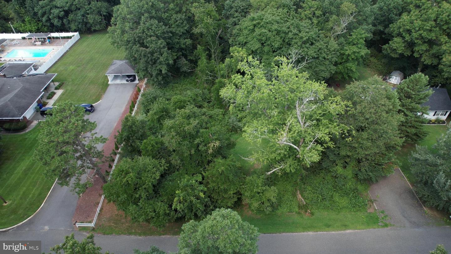 0 Broad Property Photo 17