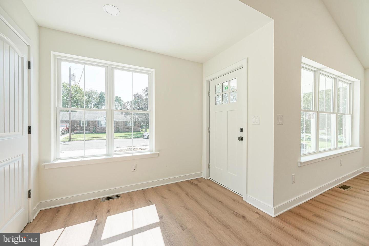 127 Newton Ave Property Photo 2