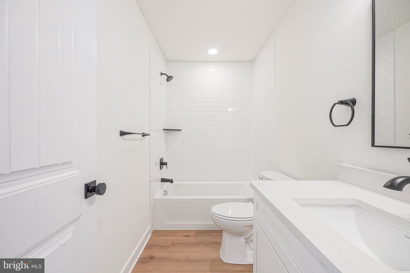 127 Newton Ave Property Photo 13