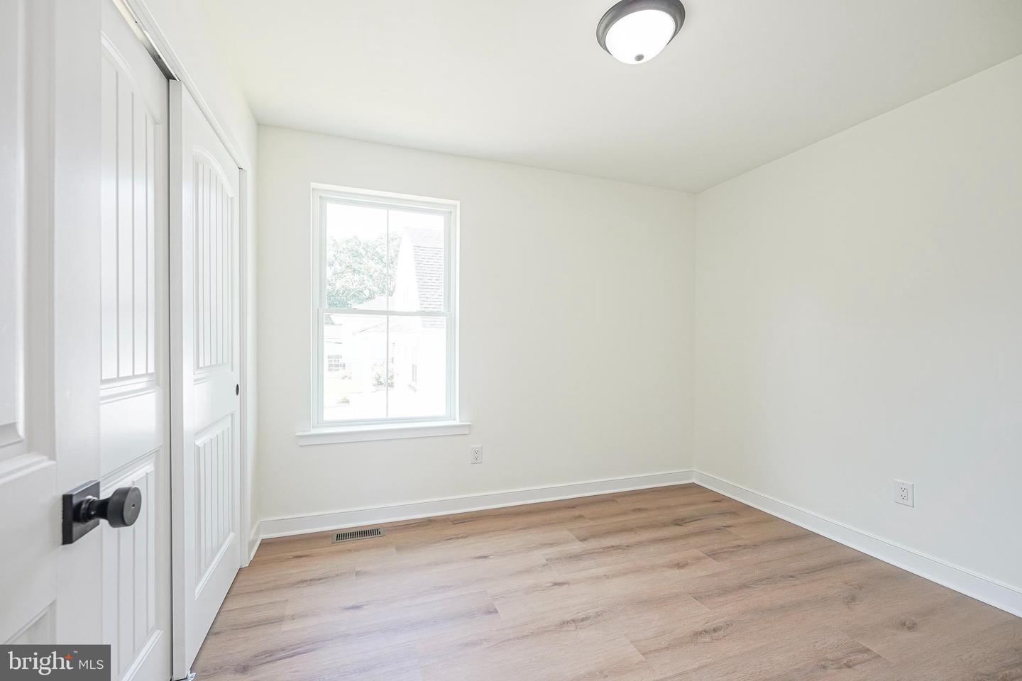 127 Newton Ave Property Photo 15
