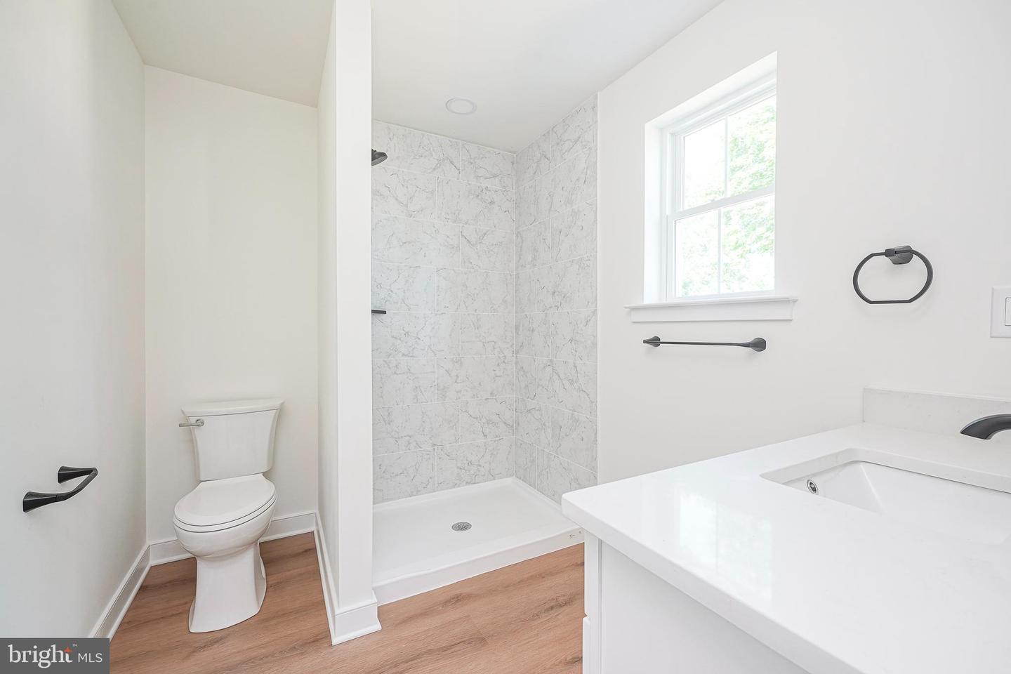 127 Newton Ave Property Photo 20